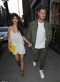Jasmin Walia feet photo thumbnail