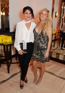 Ellie Goulding feet photo thumbnail