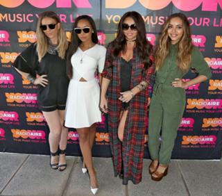 Perrie Edwards feet photo thumbnail