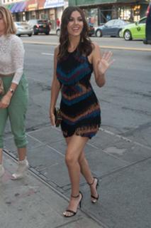 Victoria Justice feet photo thumbnail