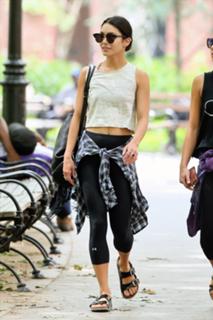 Vanessa Hudgens feet photo thumbnail