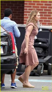 Kate Winslet feet photo thumbnail
