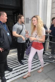 Joss Stone feet photo thumbnail