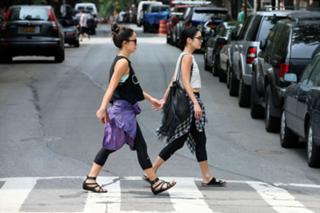 Vanessa Hudgens feet photo thumbnail