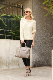Alessia Marcuzzi feet photo thumbnail