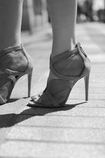 Blanca Suárez feet photo thumbnail