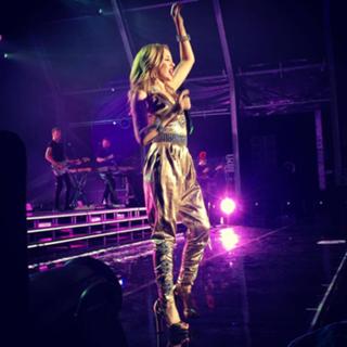 Kylie Minogue feet photo thumbnail