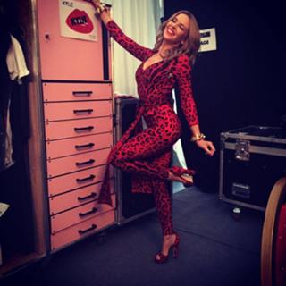 Kylie Minogue feet photo thumbnail