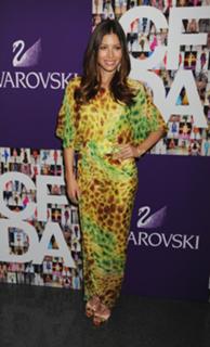 Jessica Biel feet photo thumbnail