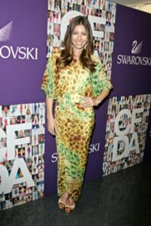 Jessica Biel feet photo thumbnail