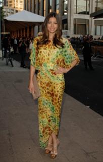 Jessica Biel feet photo thumbnail