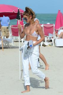 Hailey Bieber feet photo thumbnail