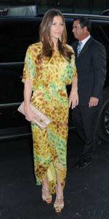 Jessica Biel feet photo thumbnail