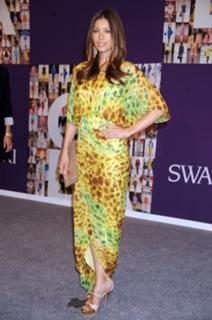 Jessica Biel feet photo thumbnail