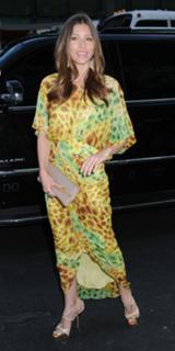 Jessica Biel feet photo thumbnail
