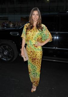 Jessica Biel feet photo thumbnail