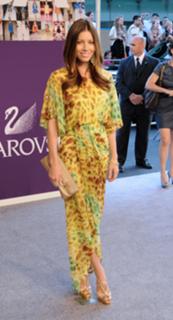 Jessica Biel feet photo thumbnail