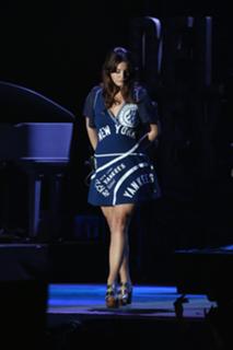 Lana Del Rey feet photo thumbnail