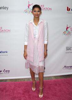 Zendaya feet photo thumbnail