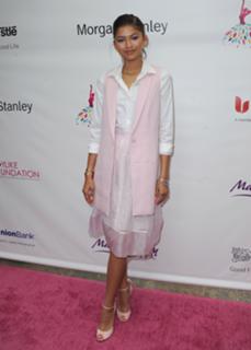 Zendaya feet photo thumbnail