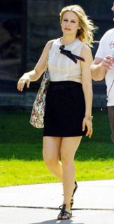 Alicia Silverstone feet photo thumbnail
