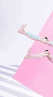 Miley Cyrus feet photo thumbnail