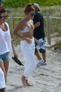 Hailey Bieber feet photo thumbnail