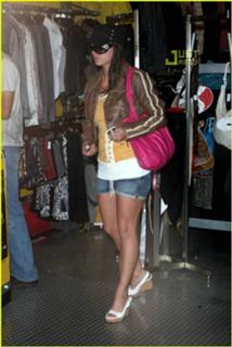 Britney Spears feet photo thumbnail