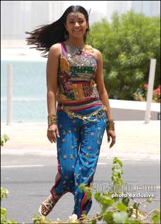 Trisha Krishnan feet photo thumbnail