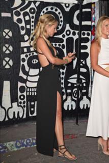 Kimberley Garner feet photo thumbnail