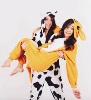 Colleen Ballinger feet photo thumbnail