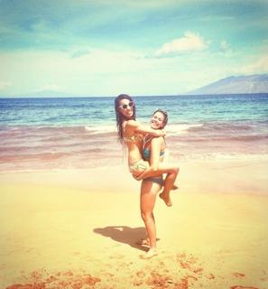 Colleen Ballinger feet photo thumbnail