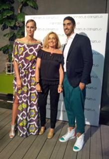 Federica Pellegrini feet photo thumbnail