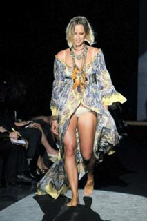 Federica Pellegrini feet photo thumbnail