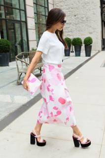 Victoria Beckham feet photo thumbnail