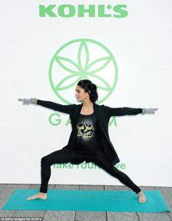 Vanessa Hudgens feet photo thumbnail