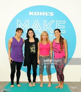 Vanessa Hudgens feet photo thumbnail