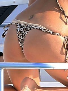 Victoria Silvstedt feet photo thumbnail