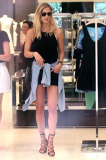 Bar Refaeli feet photo thumbnail