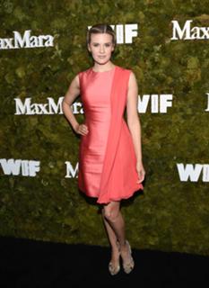 Maggie Grace feet photo thumbnail