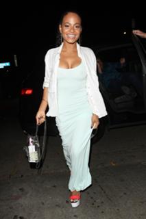 Christina Milian feet photo thumbnail