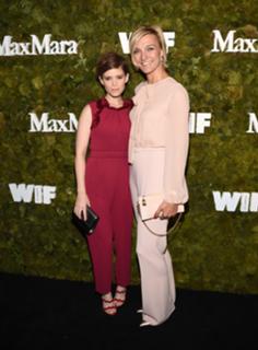 Kate Mara feet photo thumbnail
