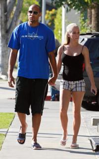 Kendra Wilkinson feet photo thumbnail