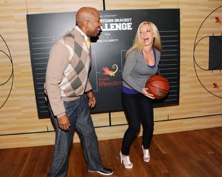 Kendra Wilkinson feet photo thumbnail