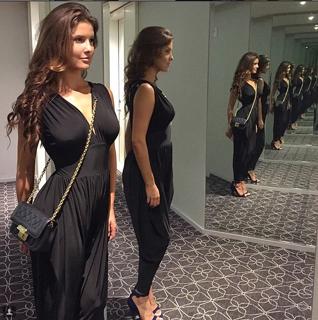 Amanda Cerny feet photo thumbnail