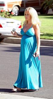 Kendra Wilkinson feet photo thumbnail