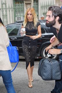 Ashley Tisdale feet photo thumbnail