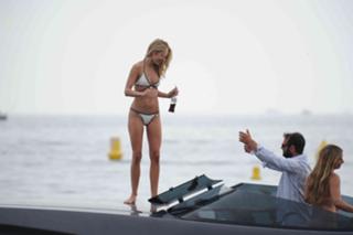 Kimberley Garner feet photo thumbnail