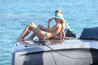 Kimberley Garner feet photo thumbnail