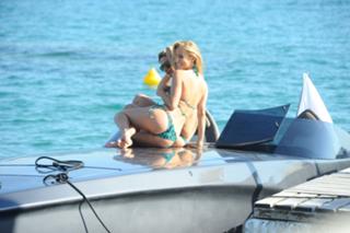 Kimberley Garner feet photo thumbnail